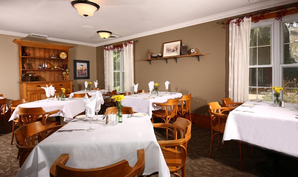 Kettle Creek Inn Port Stanley Exterior foto