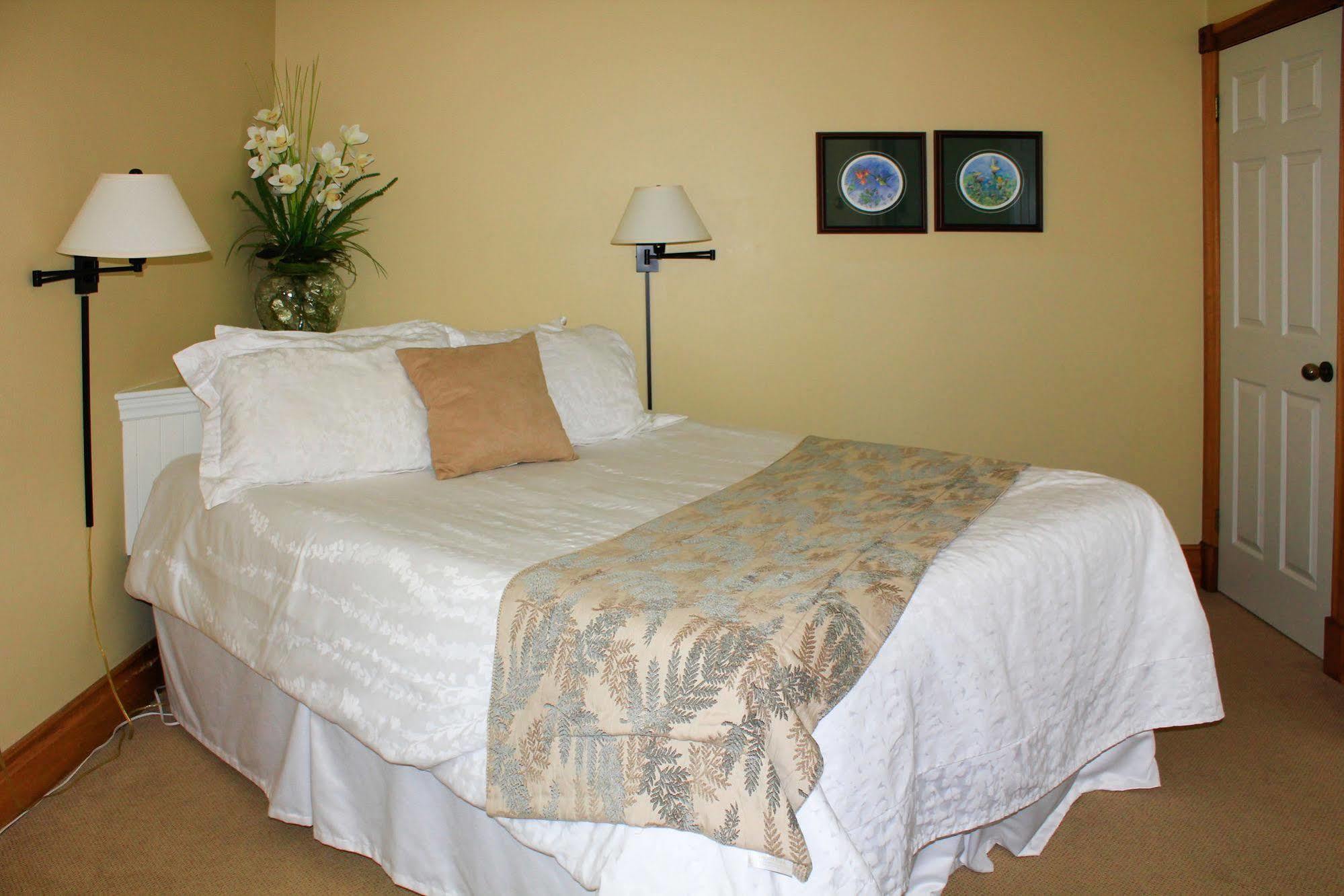 Kettle Creek Inn Port Stanley Exterior foto